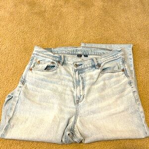 LIKE NEW - AE Strigid High-Waisted Wide Leg Jeans